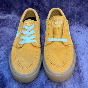 Brand new Nike Stefan Janoski Skateboarding.